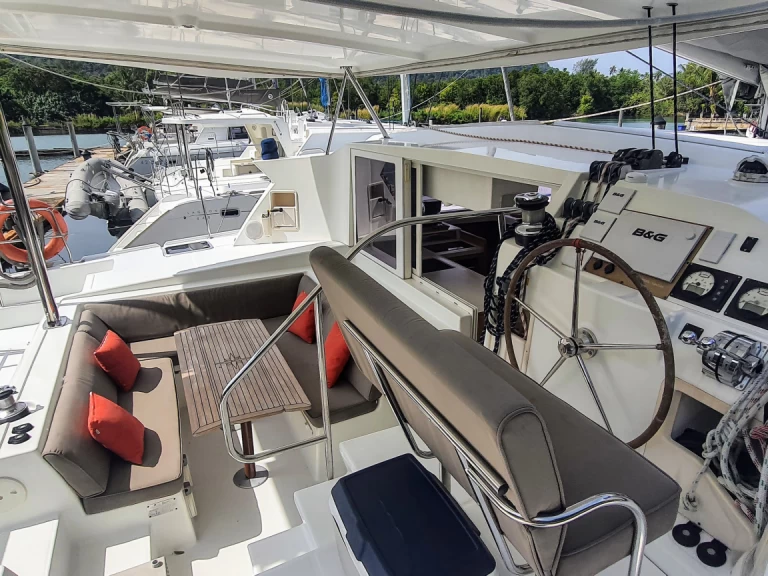 Vermietung Katamaran Lagoon mit Führerschein