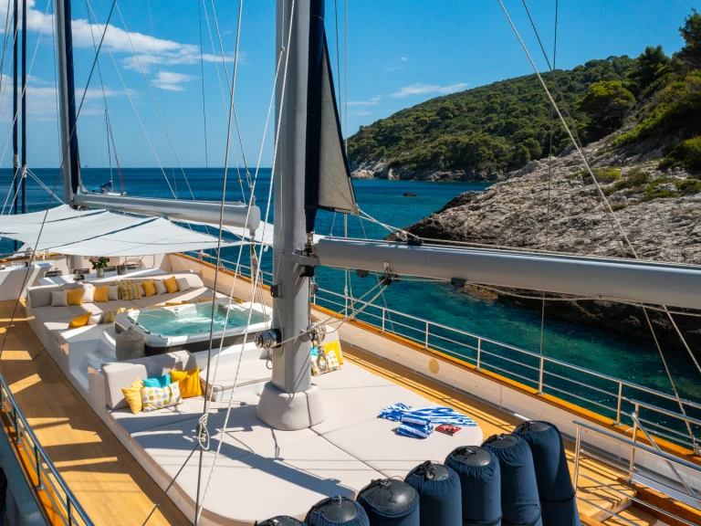 Ein  Luxury Sailing Yacht Dalmatino mieten in Split