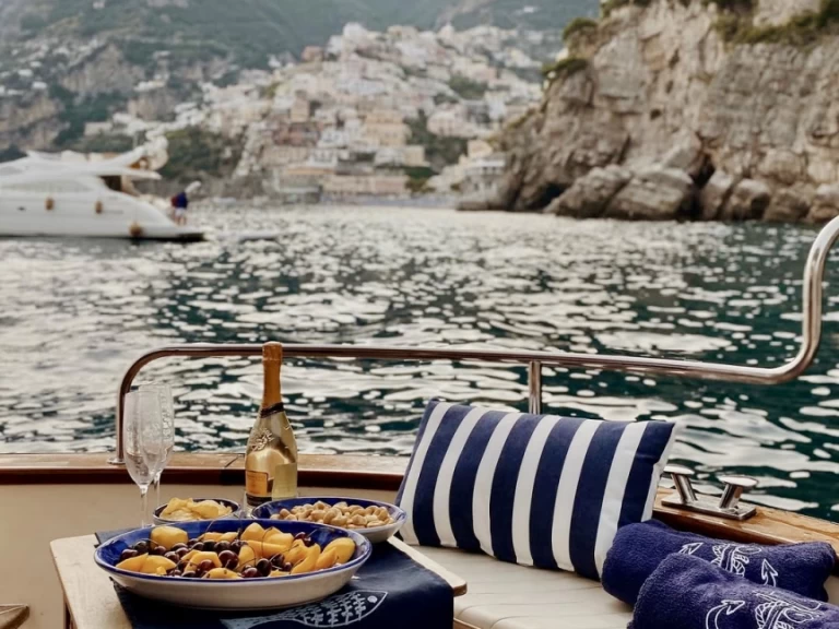 Motorboot mieten in Sorrent zum besten Preis