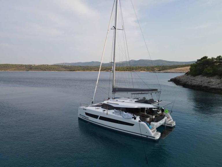 Katamaran mit oder ohne Skipper Fountaine Pajot mieten in Pula