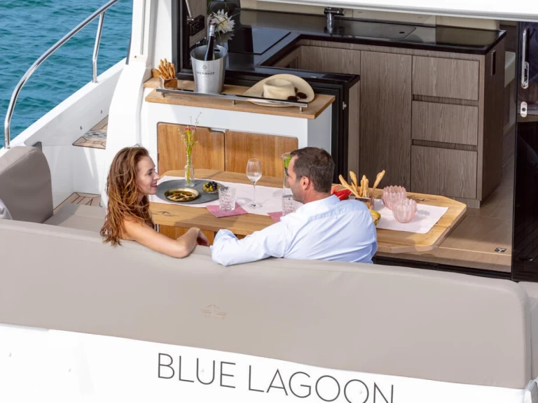 Boot mieten Kaštela günstig Sealine F430