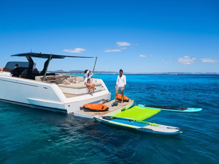 Vermietung Motorboot Pardo Yachts mit Führerschein