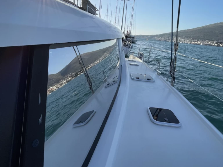 Ein Fountaine Pajot Saba 50 mieten in Lefkáda