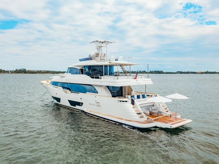YachtCharter in Miami Beach - Custom Line Custom Line 95' auf SamBoat