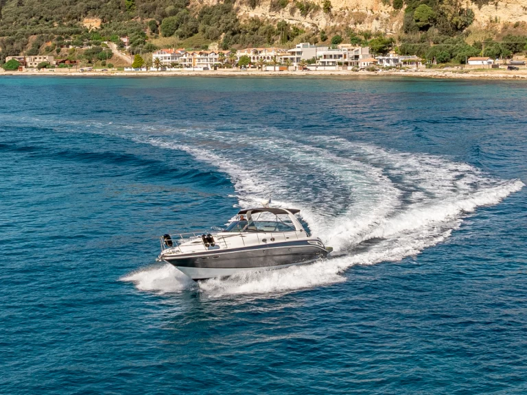 YachtCharter in Agios Nikolaos - Sea Ray Sea Ray 410 Sundancer auf SamBoat