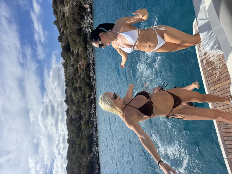 Sea Ray Sea Ray 410 Sundancer mieten Agios Nikolaos