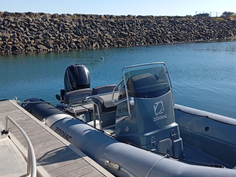 Ein Zodiac Pro 6.5 mieten in L'Île-d'Yeu