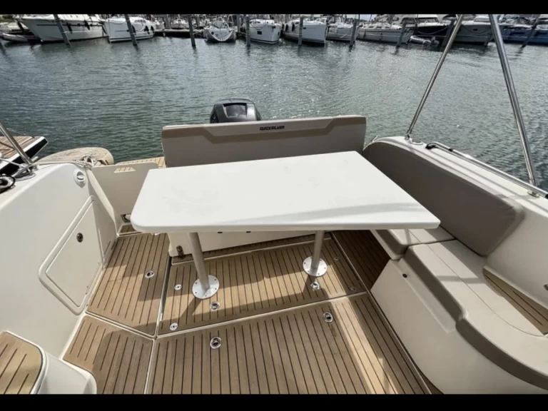 YachtCharter in Neapel - Quicksilver Activ 755 Weekend auf SamBoat