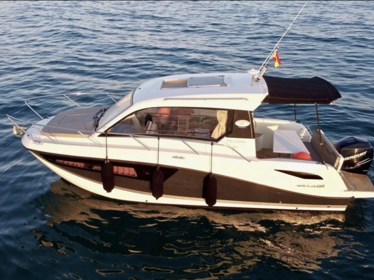 Motorboot mit oder ohne Skipper Quicksilver mieten in Sorrent