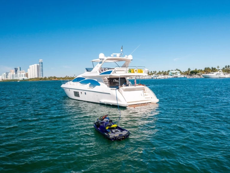 Vermietung Yacht Azimut mit Führerschein