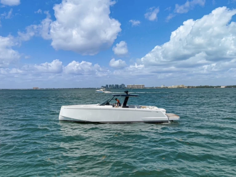 Motorboot mieten in Miami Beach zum besten Preis