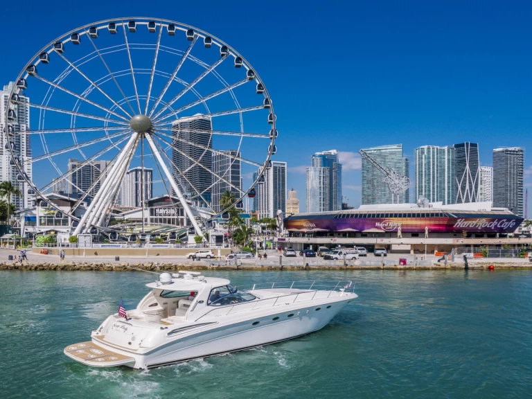 YachtCharter in Miami - Sea Ray Sea Ray 500 Sundancer auf SamBoat
