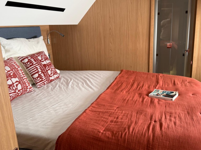 Katamaran mieten in Olbia zum besten Preis