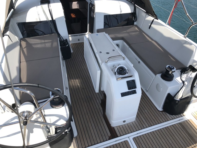 YachtCharter in Álimos - Jeanneau Sun Odyssey 440 auf SamBoat