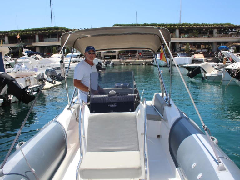 Ein MV Marine GT25 mieten in El Toro