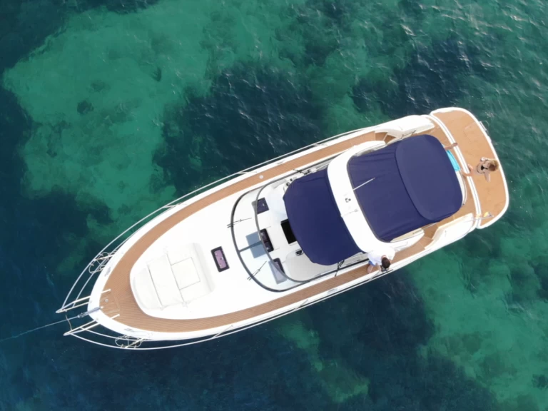 Ein Bavaria Sport 34 mieten in Portals Nous