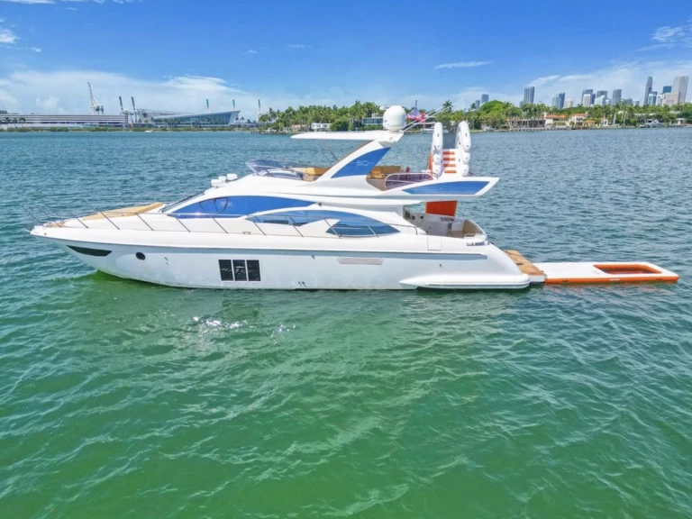 YachtCharter in Miami Beach - Azimut Azimut 65  auf SamBoat