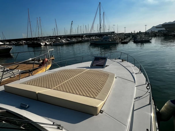 Motorboot mit oder ohne Skipper Ferretti mieten in Salerno