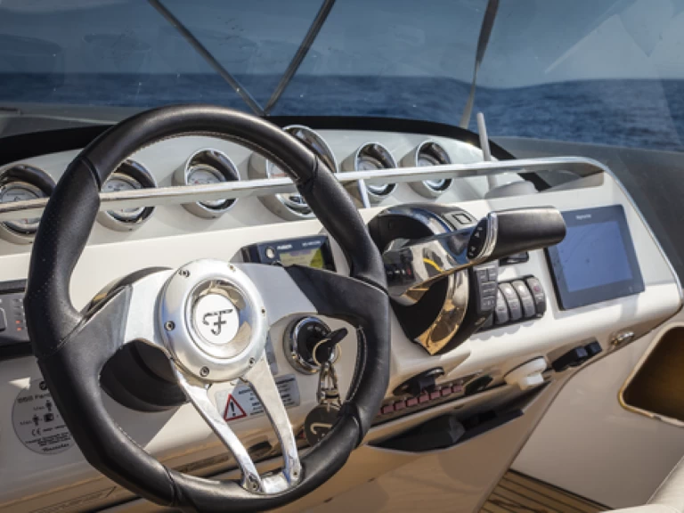 Frauscher 858 fantom Air mieten El Toro