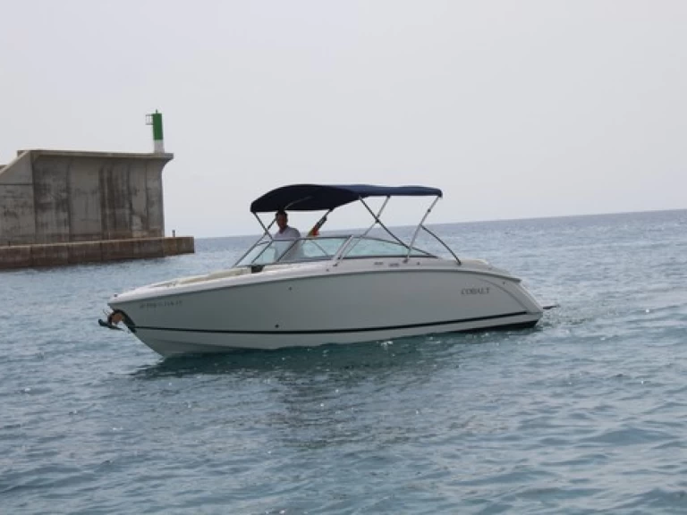 Ein Cobalt R5 mieten in El Toro