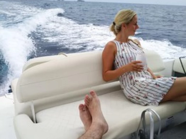 Motorboot mieten in El Toro - Cobalt R5