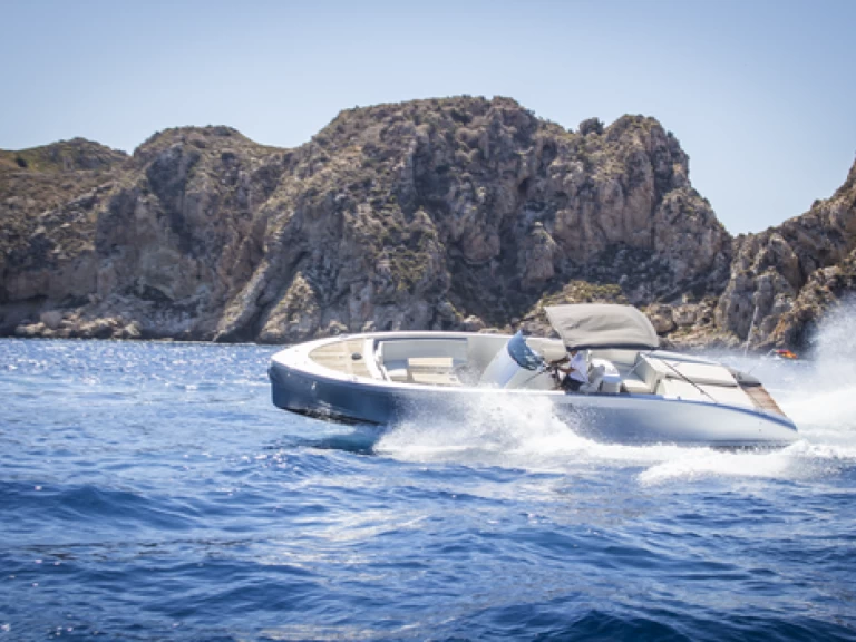 Motorboot mit oder ohne Skipper Frauscher mieten in El Toro