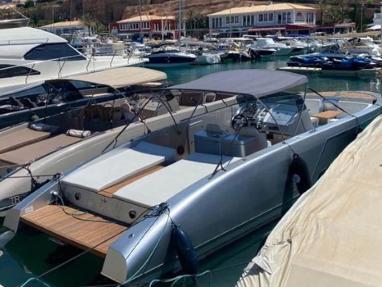 Vermietung Motorboot Frauscher mit Führerschein