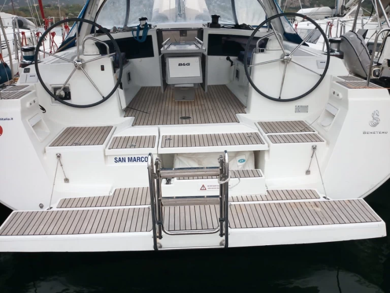 Bénéteau Oceanis 48 mieten Procida