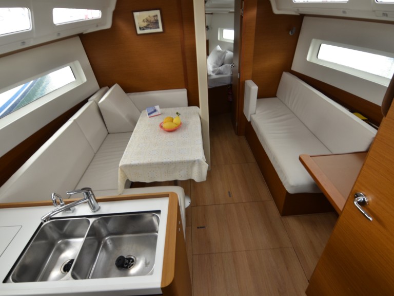 Boot mieten Cannigione di Arzachena günstig Sun Odyssey 380