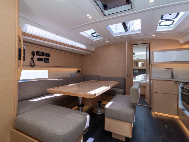 Ein Dufour Dufour 470 mieten in Trogir