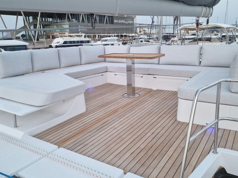 Katamaran mit oder ohne Skipper Aventura mieten in Seget Donji