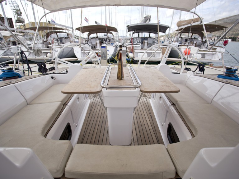 Segelboot mit oder ohne Skipper Elan mieten in Trogir