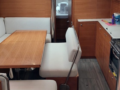 Ein Elan Impression 45.1 mieten in Trogir