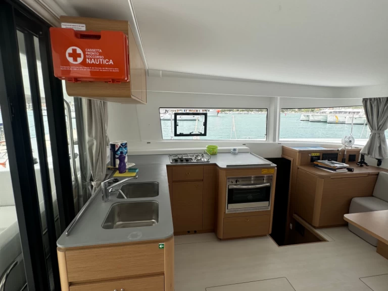 Katamaran mieten in Seget Donji zum besten Preis