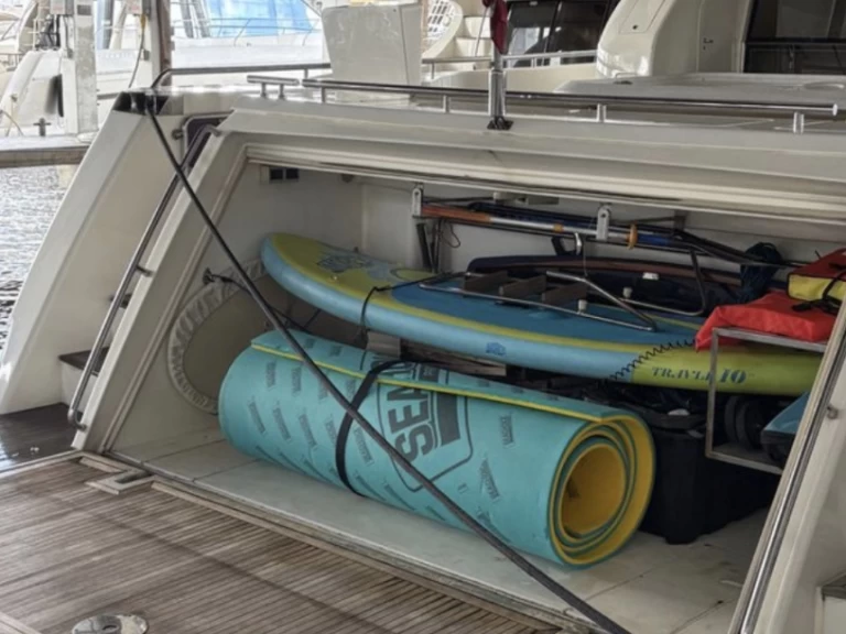 Ein Ferretti Ferretti 80 mieten in Miami Beach