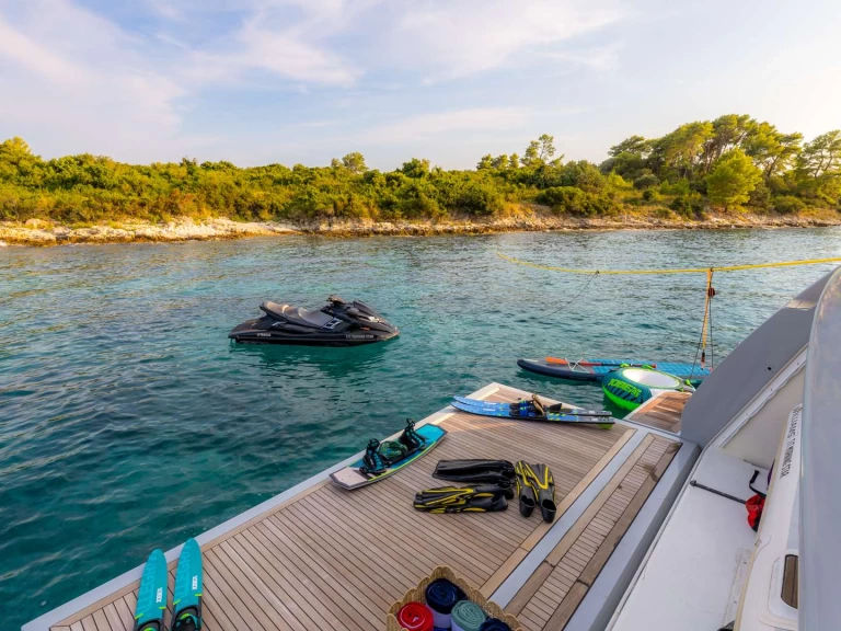 Bootsverleih Ferretti Morning Star Kumbor Samboat