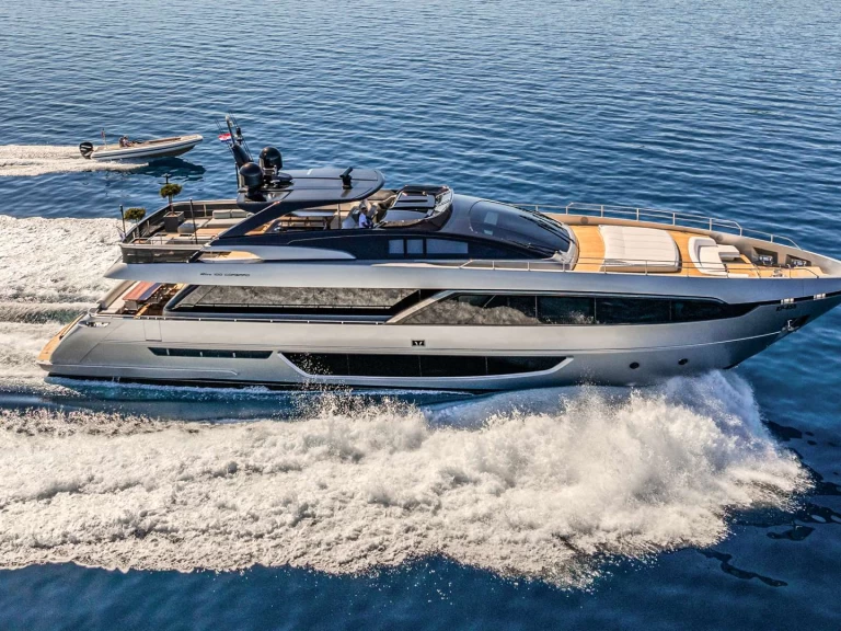 Vermietung Yacht Riva mit Führerschein