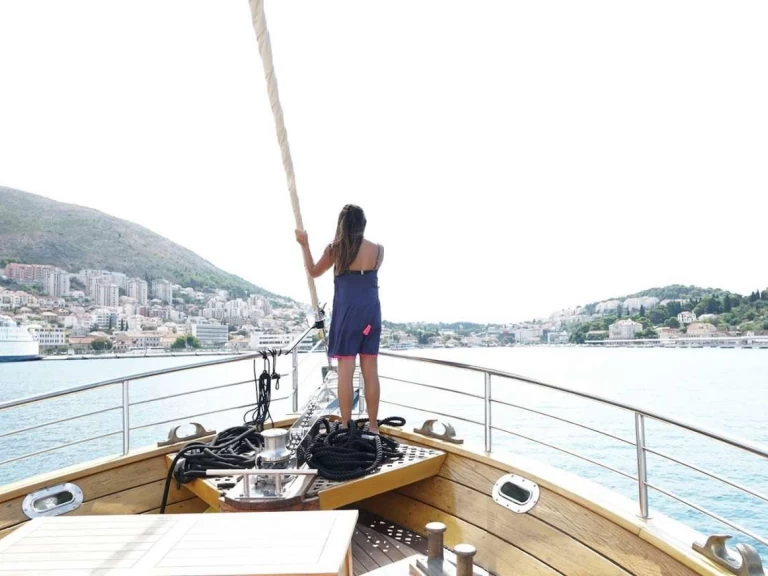 Custom ADRIATIC BREEZE mieten Zadar