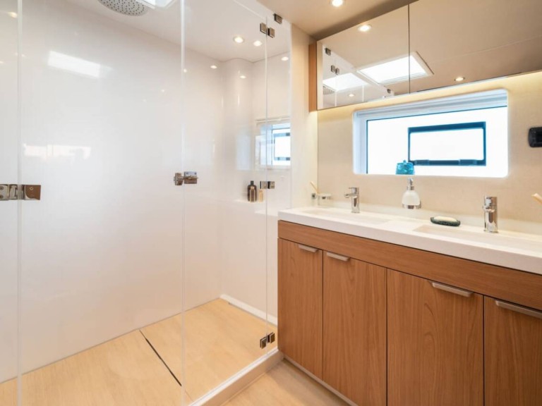 Katamaran mieten in Kaštela zum besten Preis