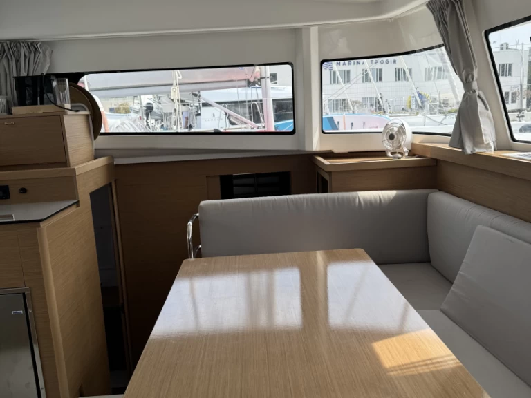 Katamaran mieten in Trogir zum besten Preis