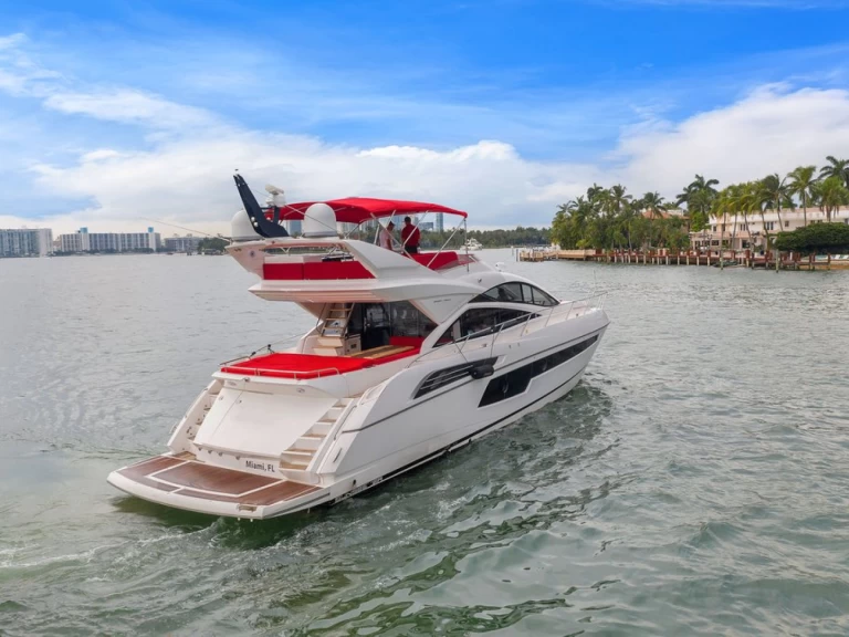 YachtCharter in Miami Beach - Sunseeker 70  auf SamBoat
