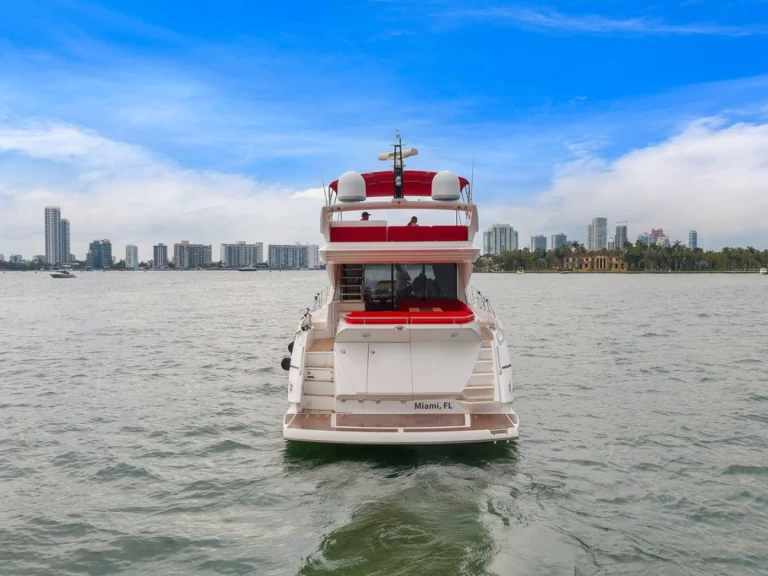 Ein Sunseeker 70  mieten in Miami Beach