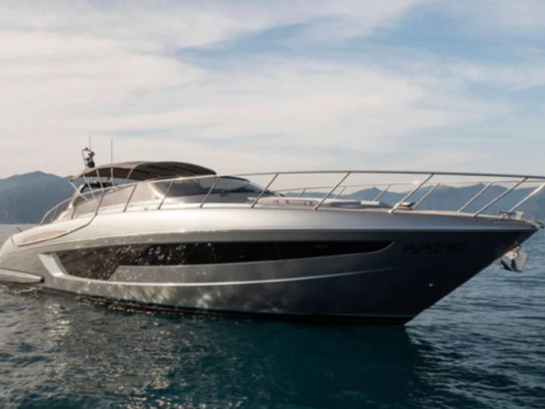 Vermietung Motorboot Riva mit Führerschein