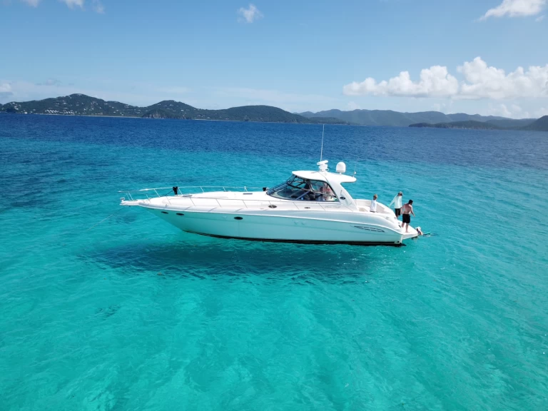 Ein Sea Ray Sea Ray 525 Sundancer mieten in Saint Thomas Harbor