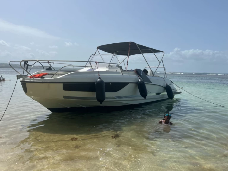 Ein Bénéteau Flyer 7.7 SPACEdeck mieten in Pointe-à-Pitre