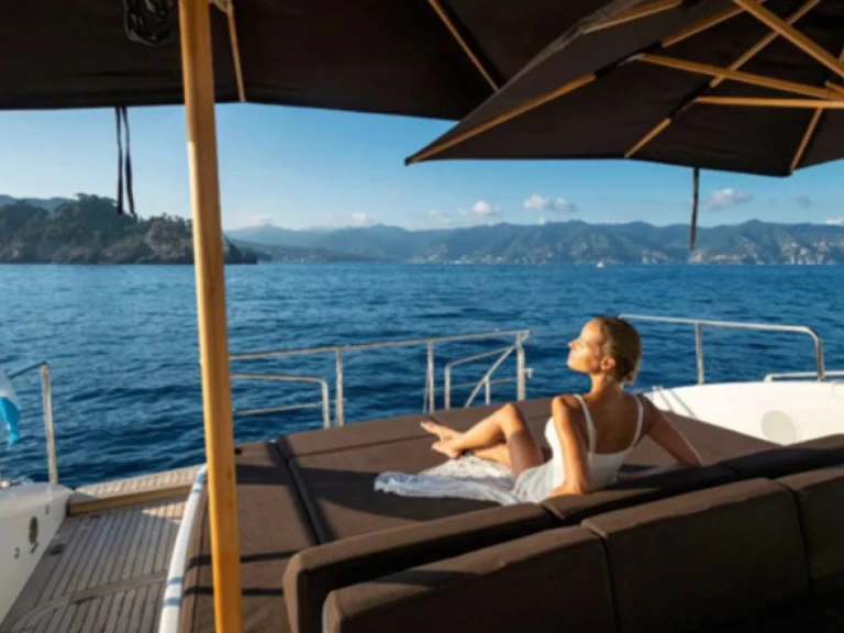 Vermietung Yacht Mangusta mit Führerschein