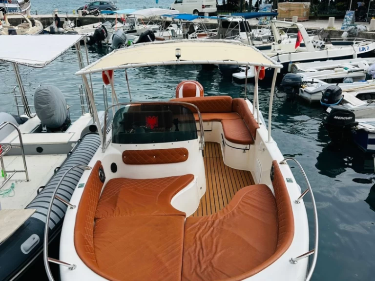 Motorboot mit oder ohne Skipper Saver mieten in Saranda