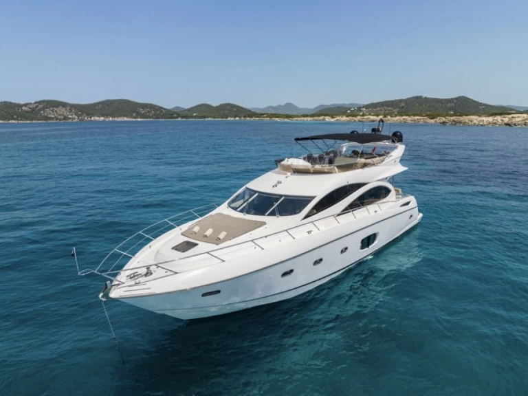 Ein Sunseeker Manhattan 70 mieten in Ibiza Town