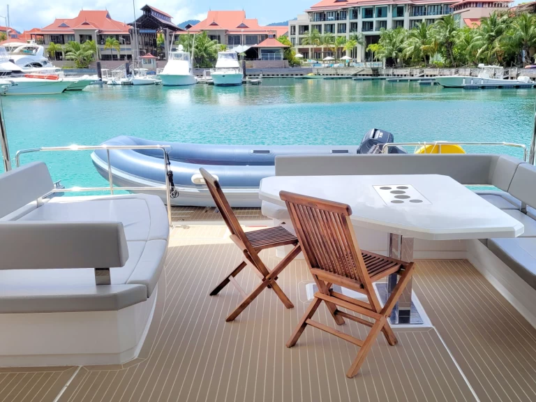 Motorboot mit oder ohne Skipper Leopard mieten in Eden Island