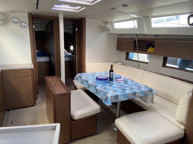 Ein Bénéteau Oceanis 46.1 mieten in Cannigione di Arzachena